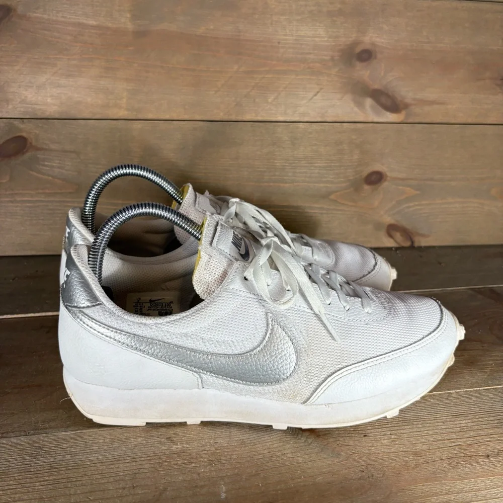 nike daybreak womens size 9 shoes white athletic running sneakers